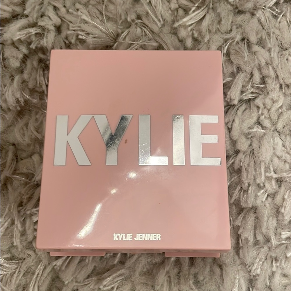 Kylie Jenner Pink Makeup Compact